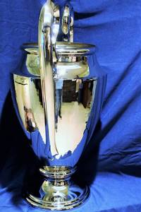 UEFA Cup Trophy Europäischer supercup-pokal :: trophäen :: historie :: der dfb :: dfb