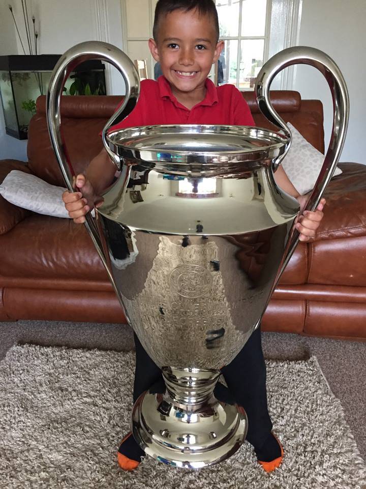 11721135_10153013364618806_2128008758_n Gallery